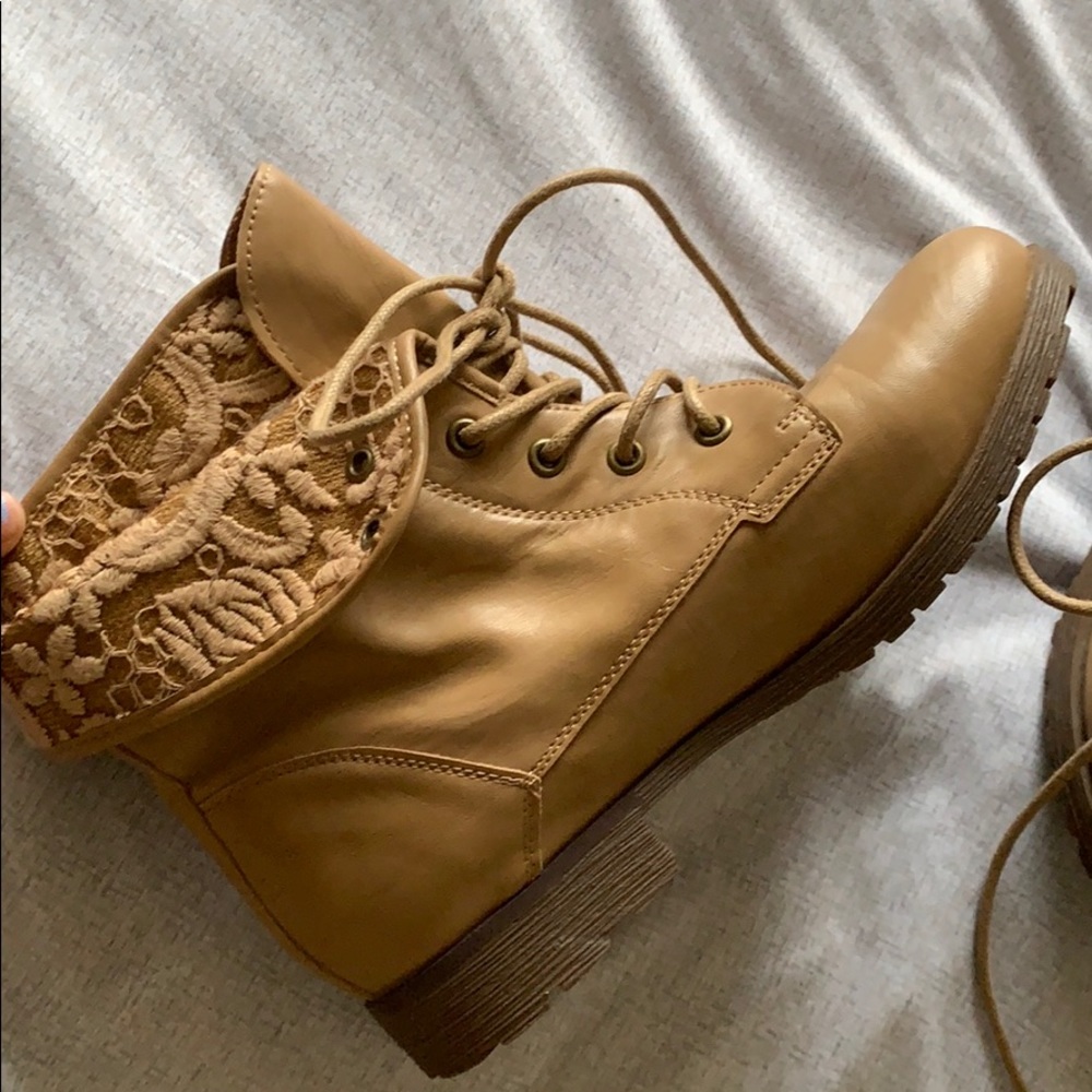 Booties w/ Floral Lace Print